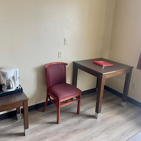 エコノ ロッジ イン&スイーツ コーニング 部屋 写真